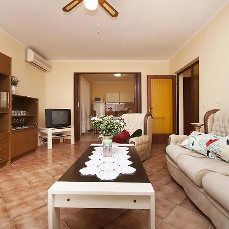 Mendizza 4408 Apartment *